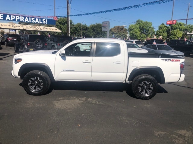 Used 2022 Toyota Tacoma SR5 with VIN 3TMCZ5AN5NM459930 for sale in Hanford, CA