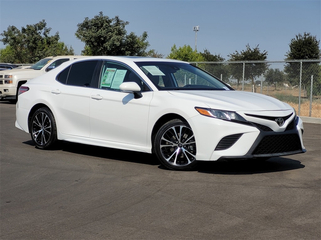 Used 2019 Toyota Camry SE with VIN 4T1B11HK9KU724522 for sale in Hanford, CA