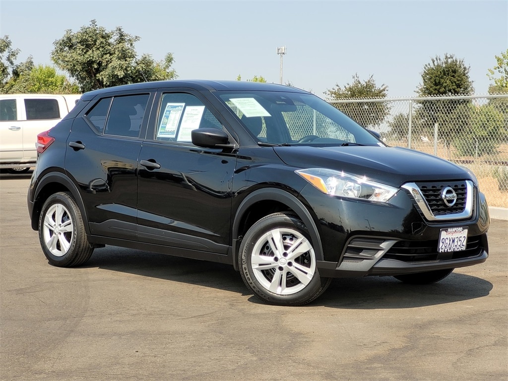 Used 2020 Nissan Kicks S with VIN 3N1CP5BV0LL548461 for sale in Hanford, CA