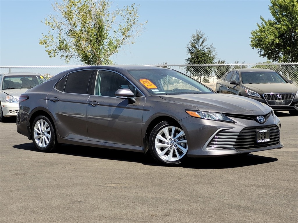 Used 2022 Toyota Camry LE with VIN 4T1R11AKXNU058722 for sale in Hanford, CA