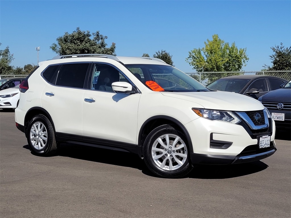 Used 2018 Nissan Rogue SV with VIN 5N1AT2MT8JC794706 for sale in Hanford, CA