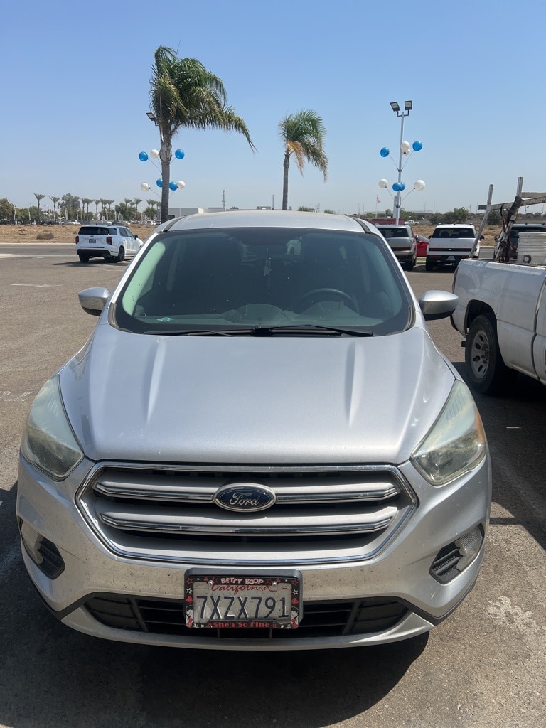 Used 2017 Ford Escape SE with VIN 1FMCU0GDXHUD66607 for sale in Hanford, CA