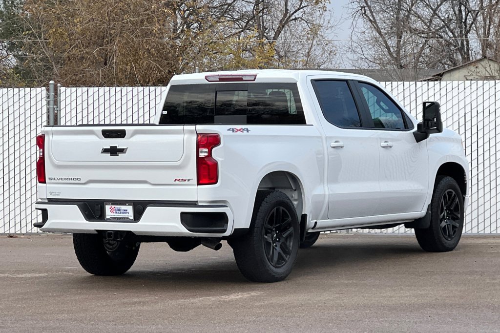 2026 Chevrolet Silverado 1500 RST photo 4