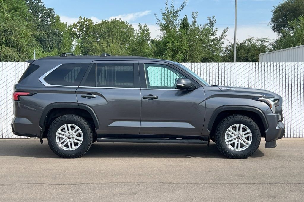 2024 Toyota Sequoia SR5 - Photo 3