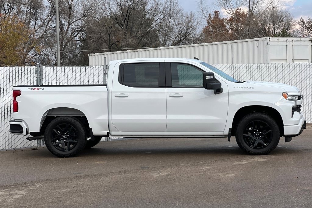 2026 Chevrolet Silverado 1500 RST photo 3