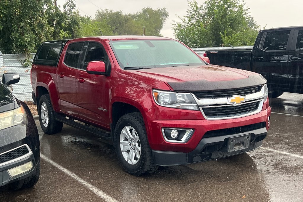 2018 Chevrolet Colorado LT photo 2