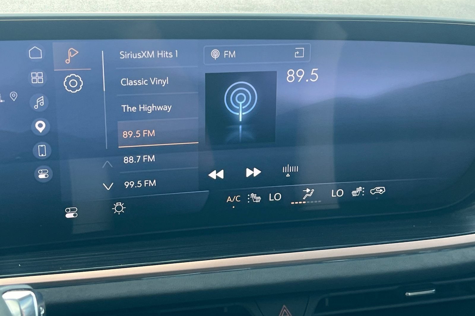 2025 Buick Envision Sport Touring - Photo 15