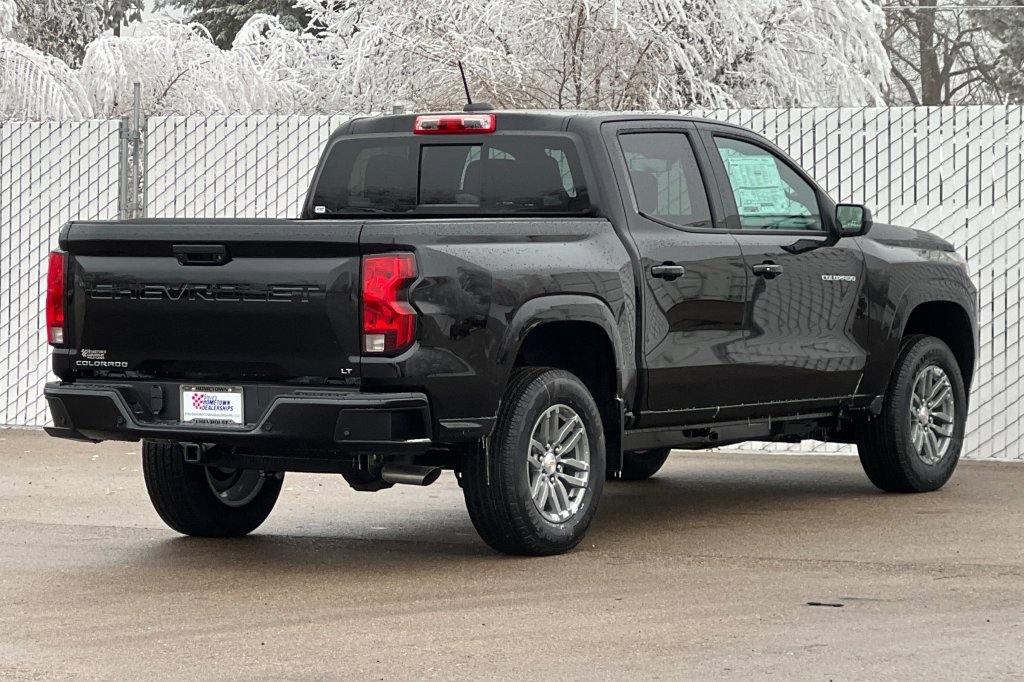 2024 Chevrolet Colorado LT photo 4