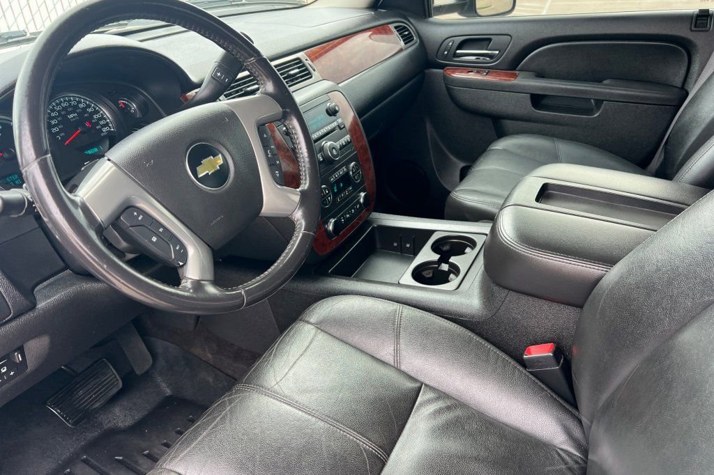 2011 Chevrolet Silverado 3500HD LTZ - Photo 7