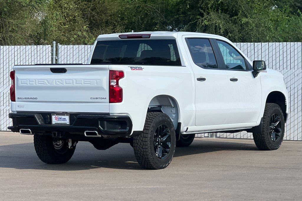 2026 Chevrolet Silverado 1500 Custom Trail Boss photo 4