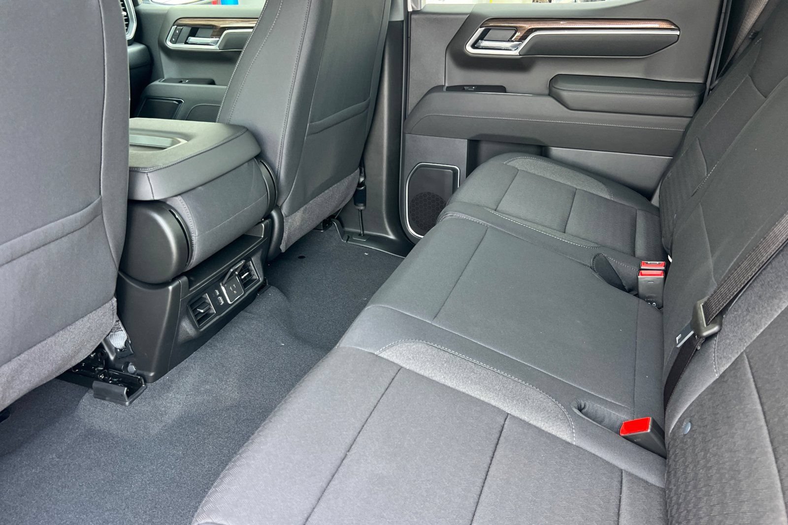 2026 Chevrolet Silverado 1500 LT - Photo 9