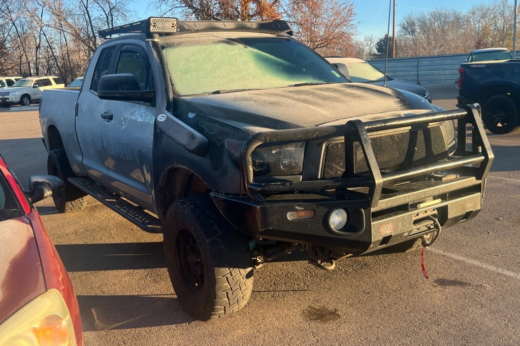 2011 Toyota Tundra SR5 photo 2