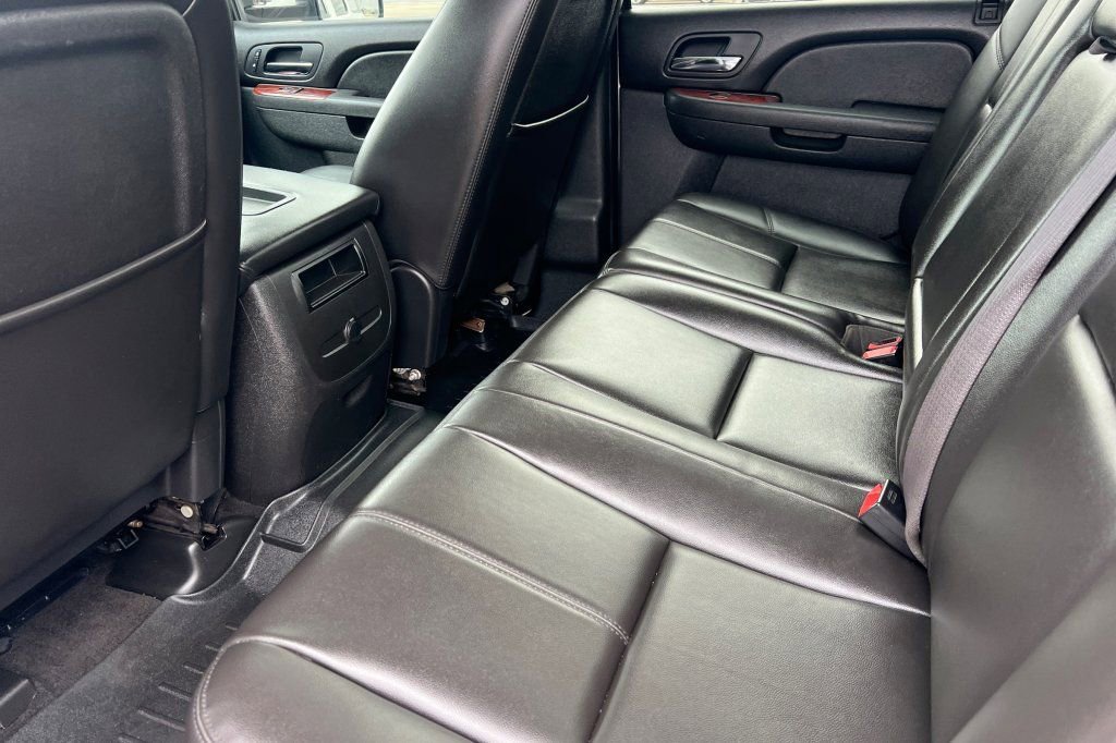 2011 Chevrolet Silverado 3500HD LTZ - Photo 9
