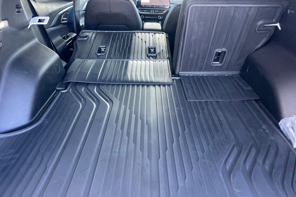 2026 Chevrolet Equinox EV 2LT - Photo 11
