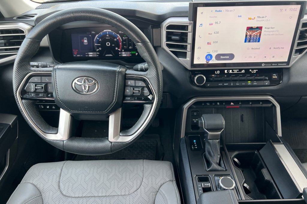 2024 Toyota Sequoia SR5 - Photo 11