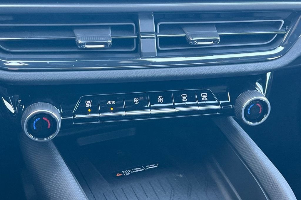 2026 Chevrolet Equinox EV RS - Photo 18