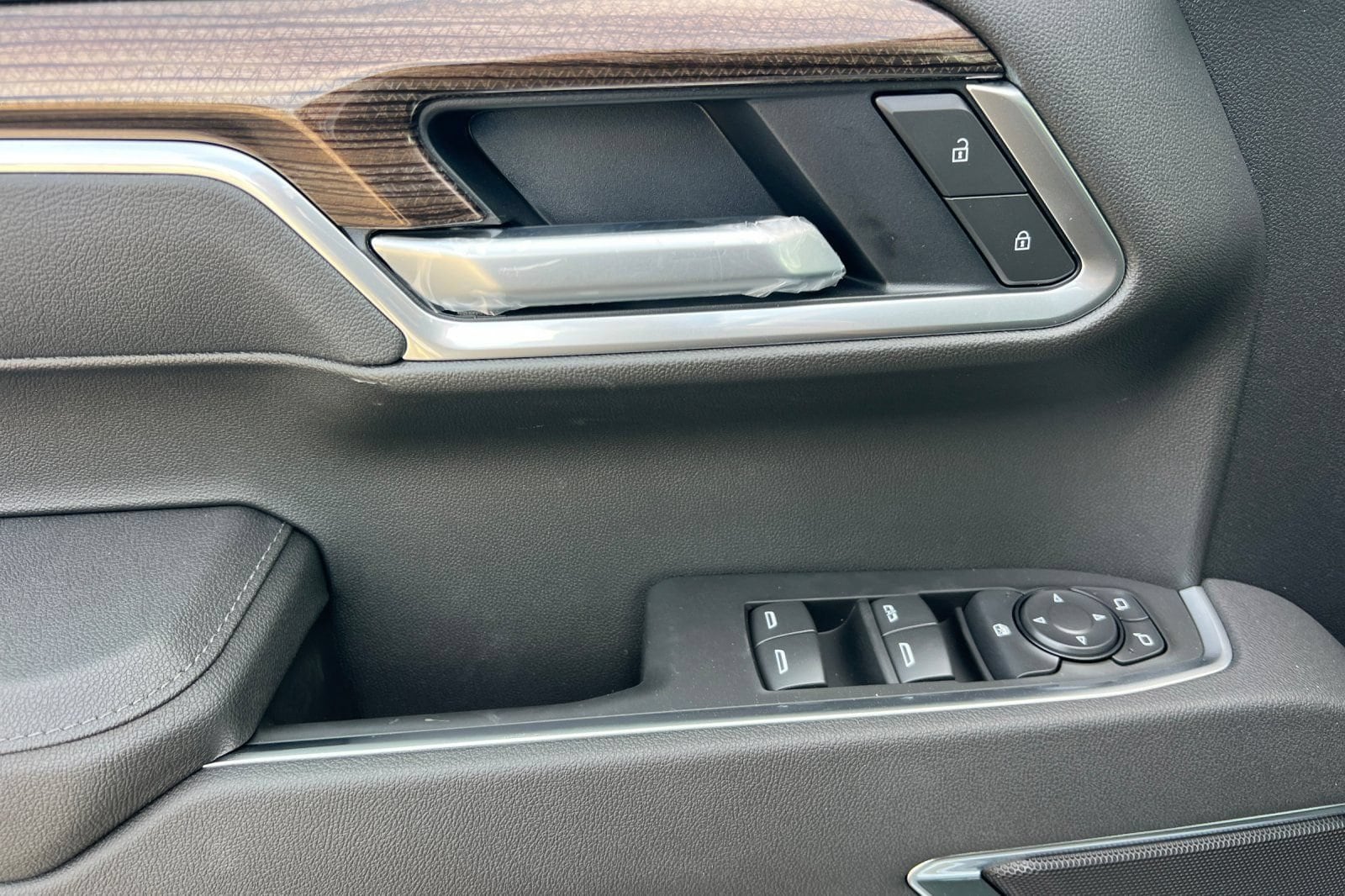 2026 Chevrolet Silverado 1500 LT - Photo 8