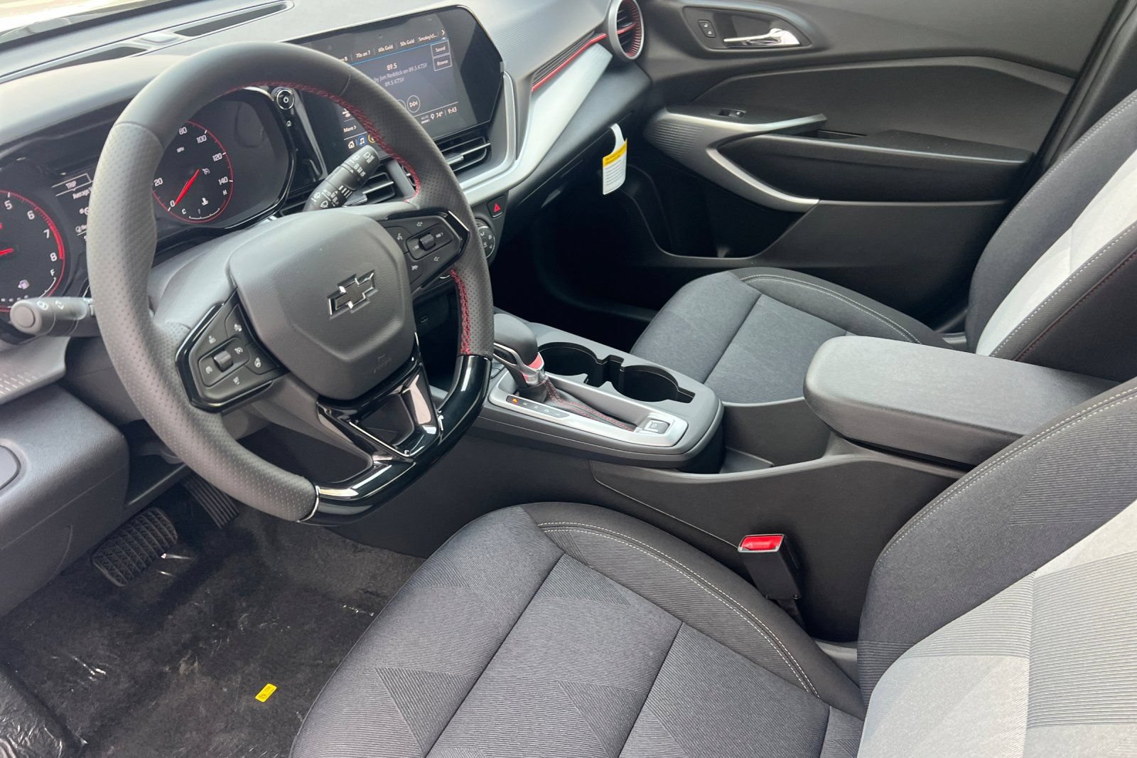 2026 Chevrolet Trax RS - Photo 7