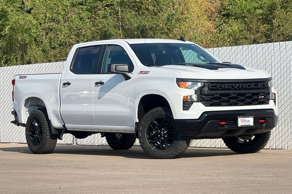 2026 Chevrolet Silverado 1500 Custom Trail Boss photo 2