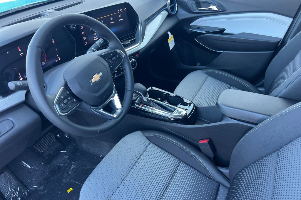 2026 Chevrolet Trax LT - Photo 7