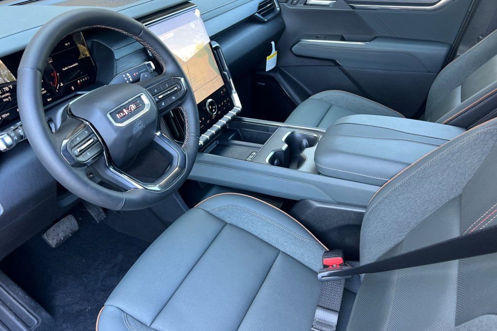 2026 GMC Acadia AT4 - Photo 7