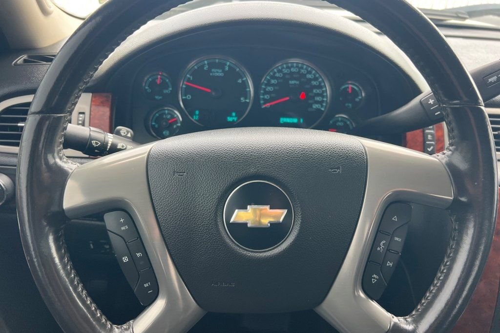 2011 Chevrolet Silverado 3500HD LTZ - Photo 17