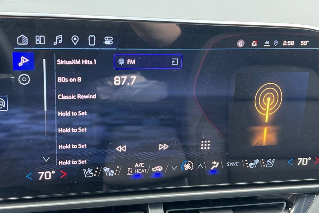 2025 Chevrolet Equinox EV RS - Photo 15