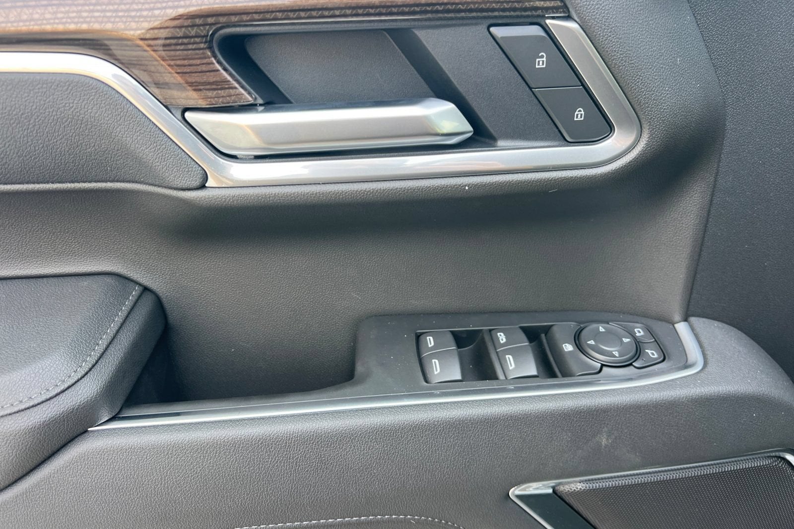 2026 Chevrolet Silverado 1500 LT - Photo 8