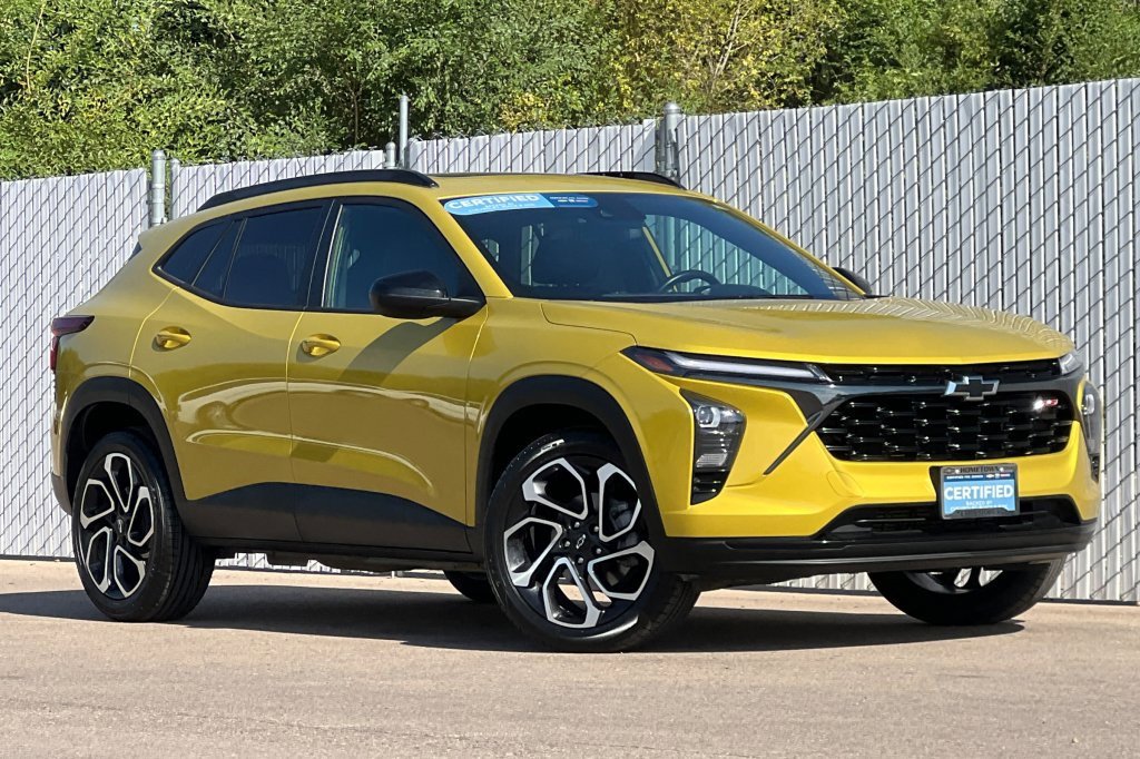 2024 Chevrolet Trax photo 2