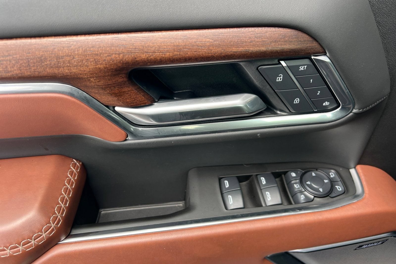 2025 GMC Sierra 2500HD Denali Ultimate - Photo 8