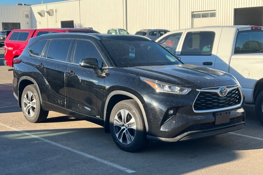 Used 2020 Toyota Highlander Hybrid XLE SUV