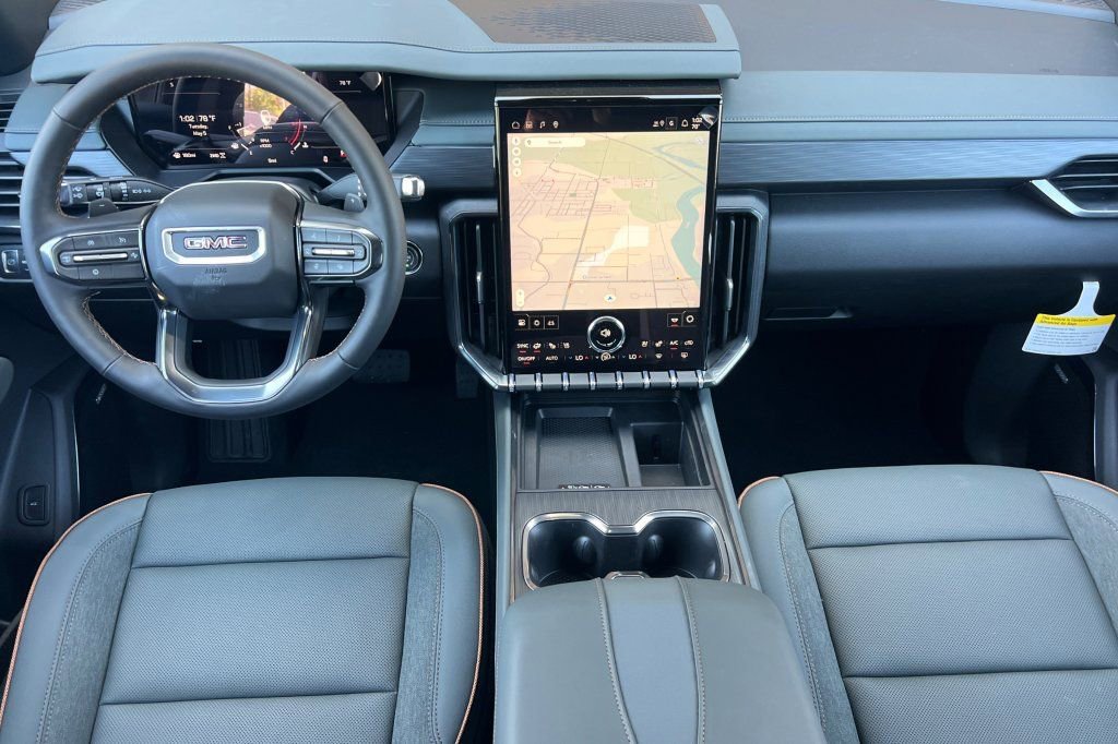 2026 GMC Acadia AT4 - Photo 10