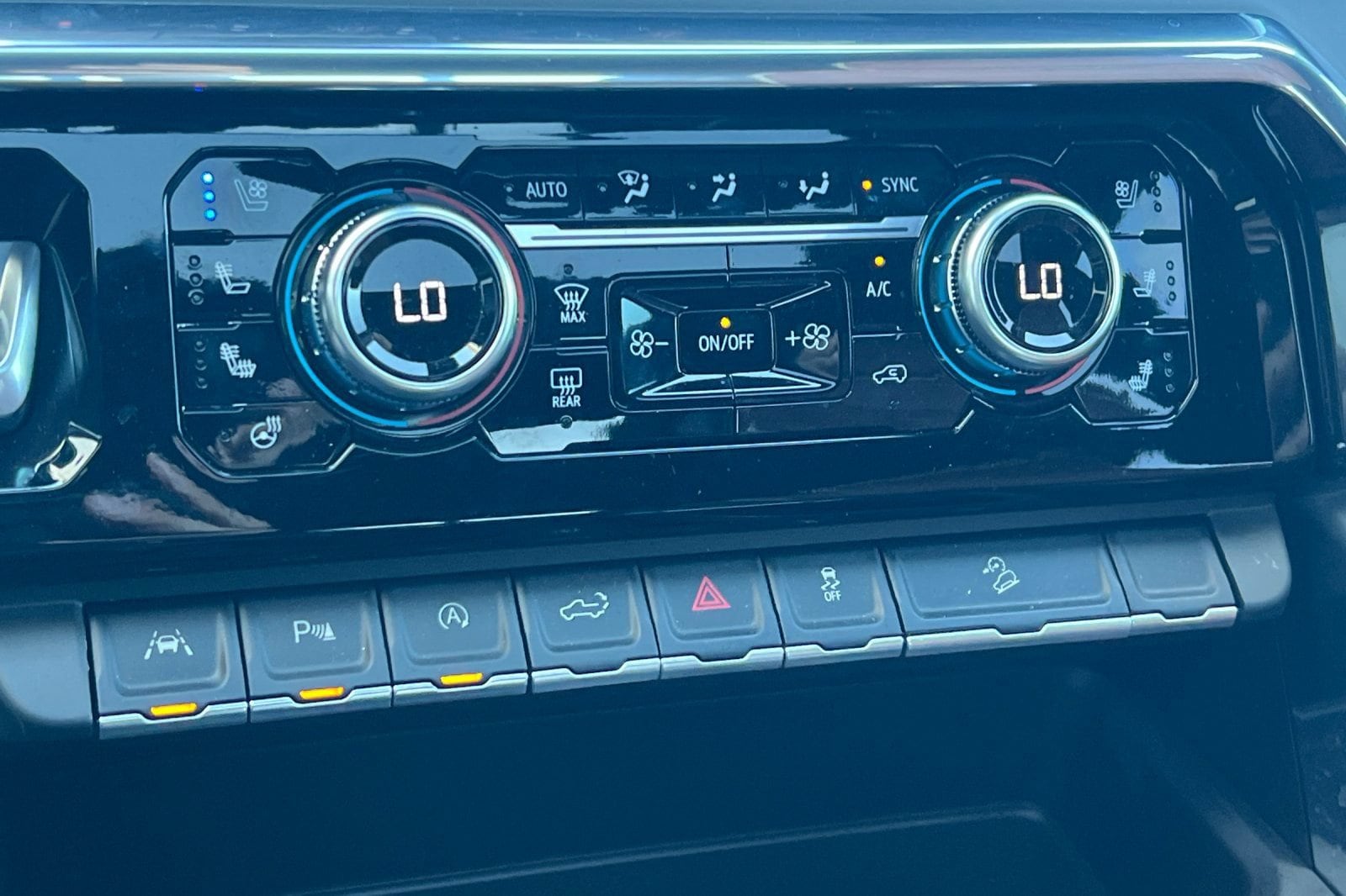 2025 GMC Sierra 1500 Denali Ultimate - Photo 17