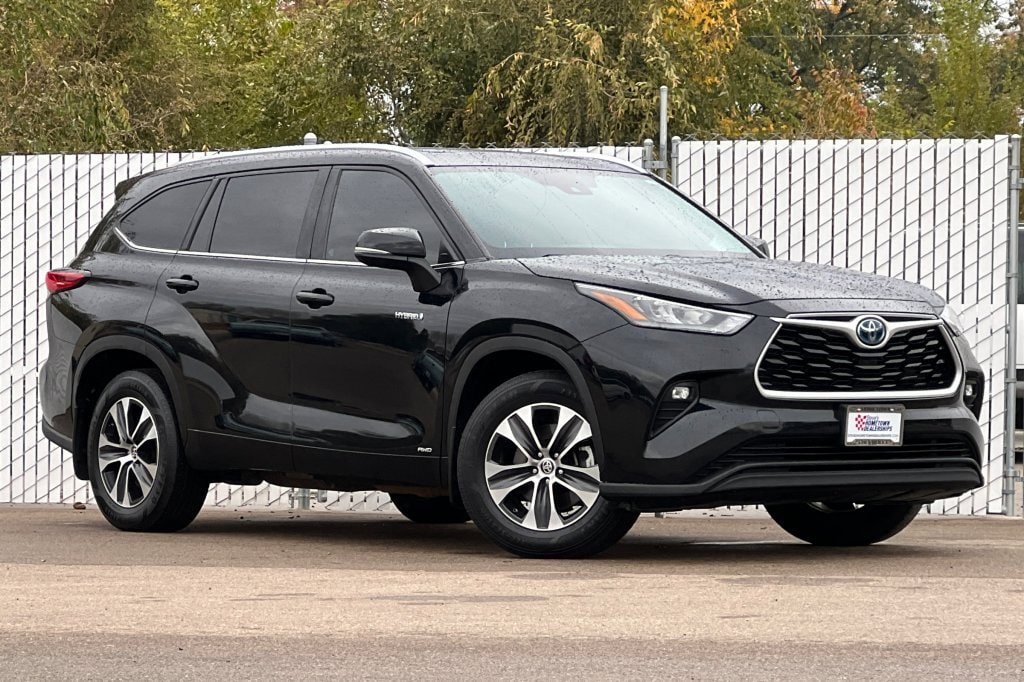 Used 2020 Toyota Highlander Hybrid XLE SUV