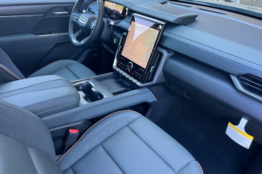 2026 GMC Acadia AT4 - Photo 14