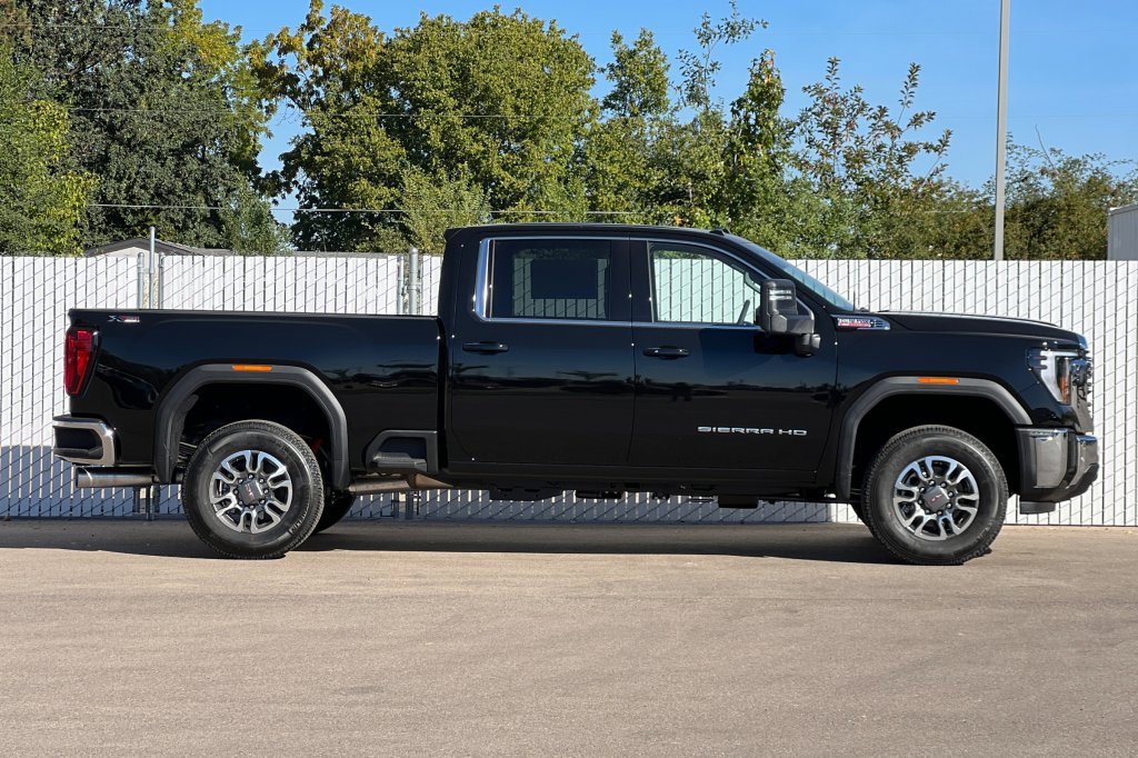 2025 Gmc Sierra 2500 HD SLE photo 3