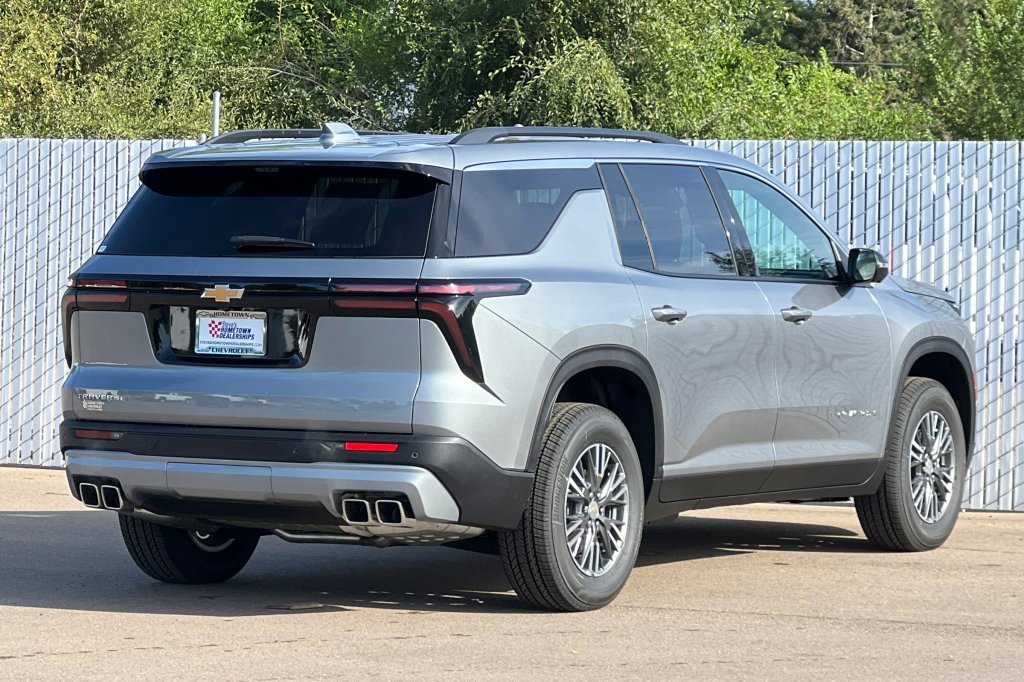 2026 Chevrolet Traverse photo 4