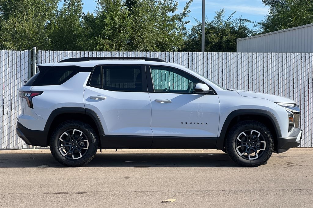 2026 Chevrolet Equinox ACTIV photo 3