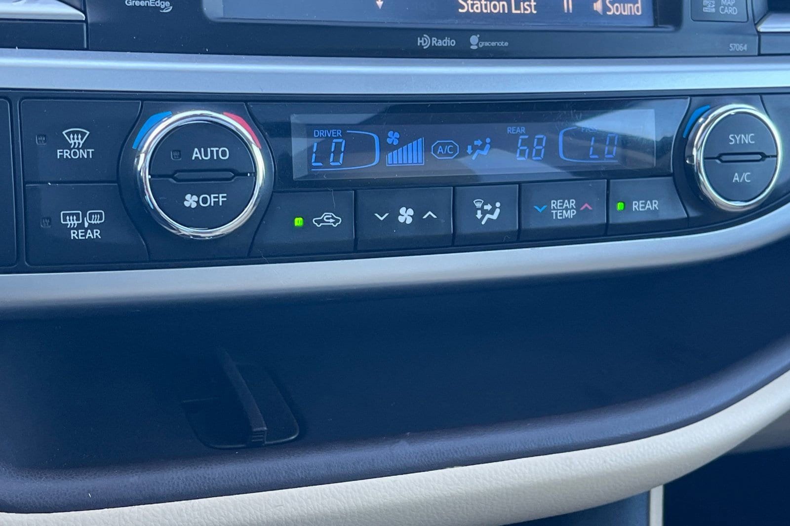 2014 Toyota Highlander Limited - Photo 18