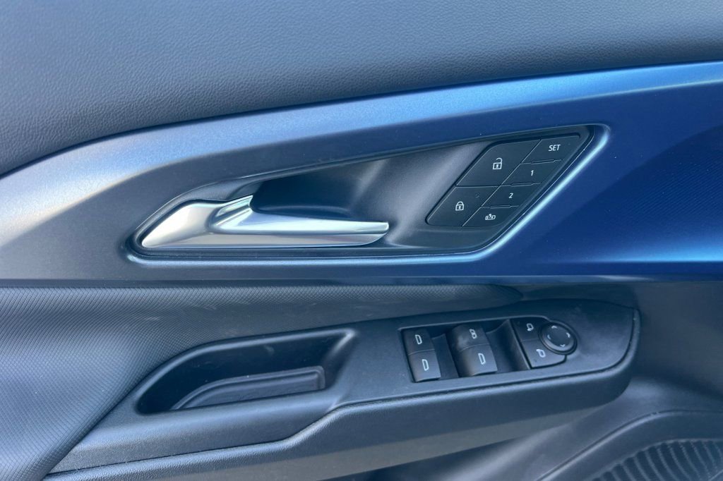 2026 Chevrolet Equinox EV 2LT - Photo 8