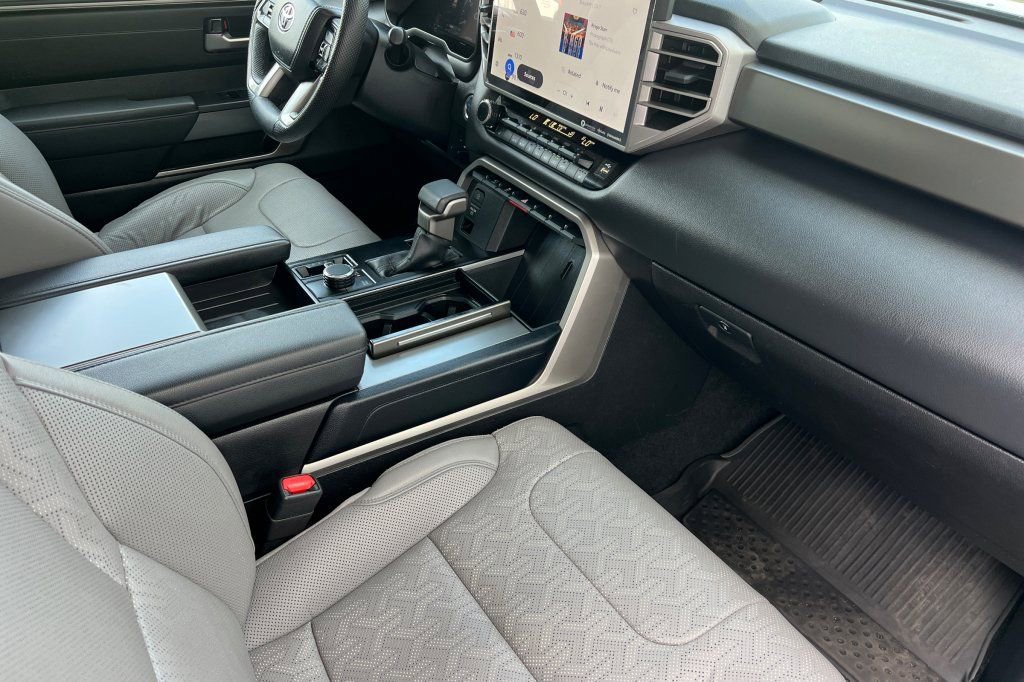 2024 Toyota Sequoia SR5 - Photo 14