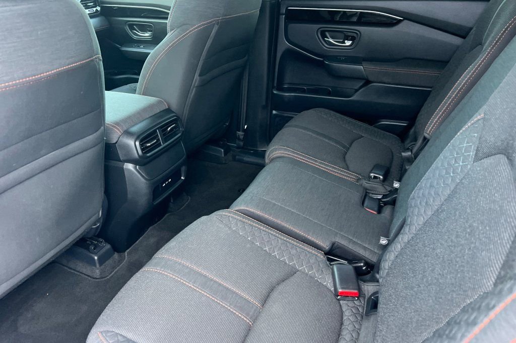 2025 Honda Pilot Sport - Photo 9