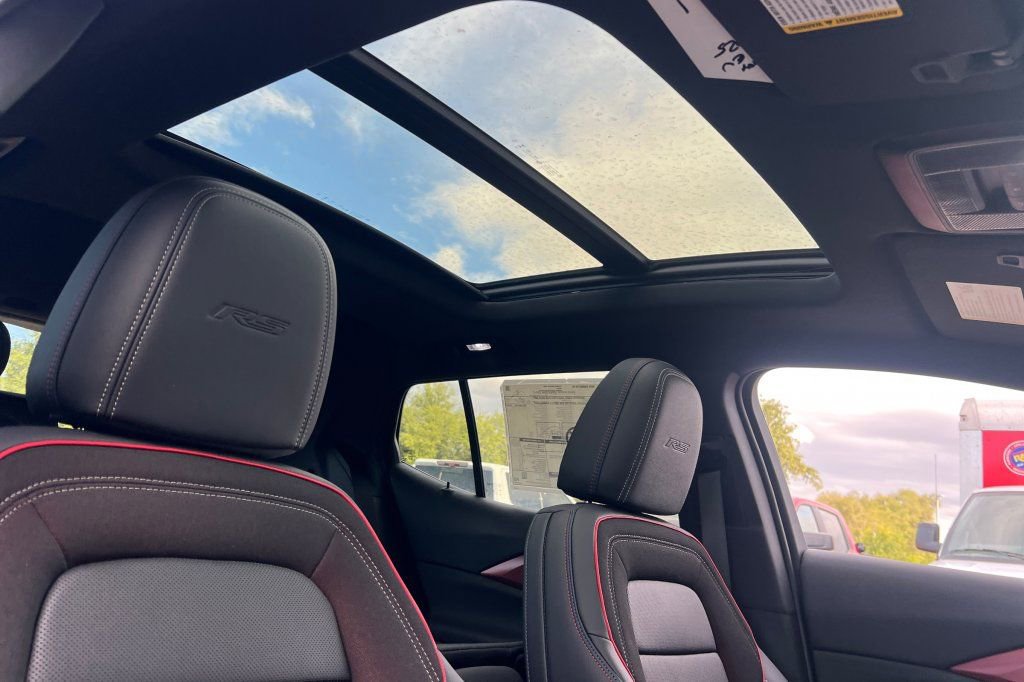 2025 Chevrolet Equinox EV RS - Photo 14