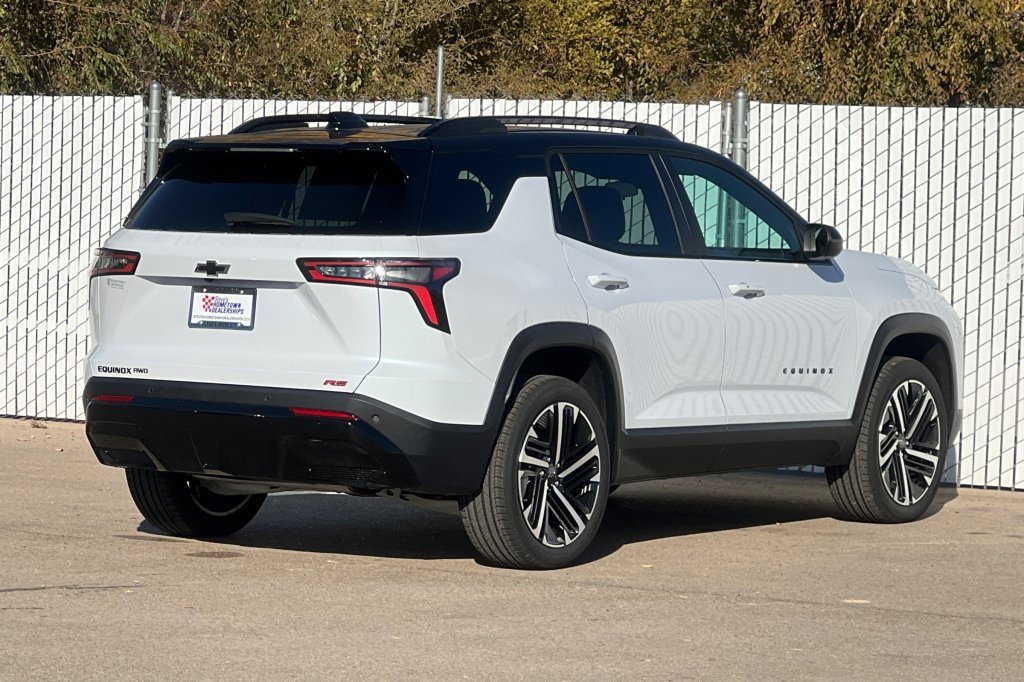 2026 Chevrolet Equinox RS photo 3