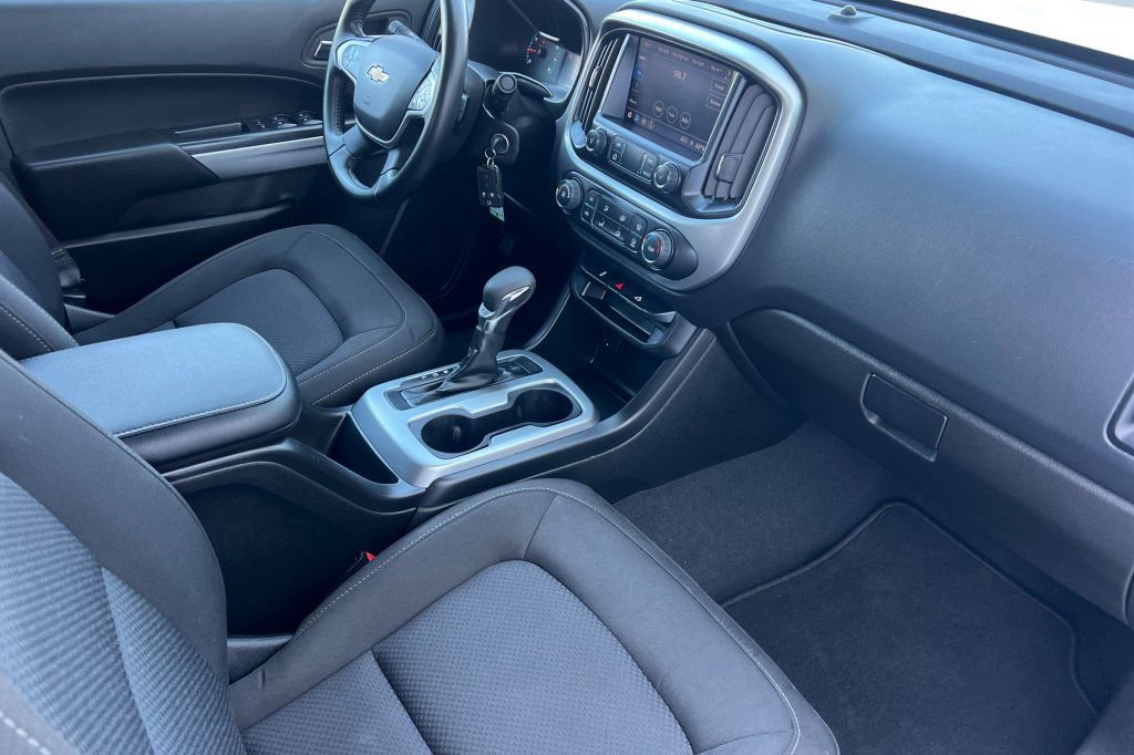 2022 Chevrolet Colorado LT - Photo 12