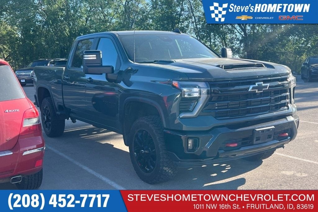 2025 Chevrolet Silverado HD LT 4WD Crew Cab Standard Box's photo