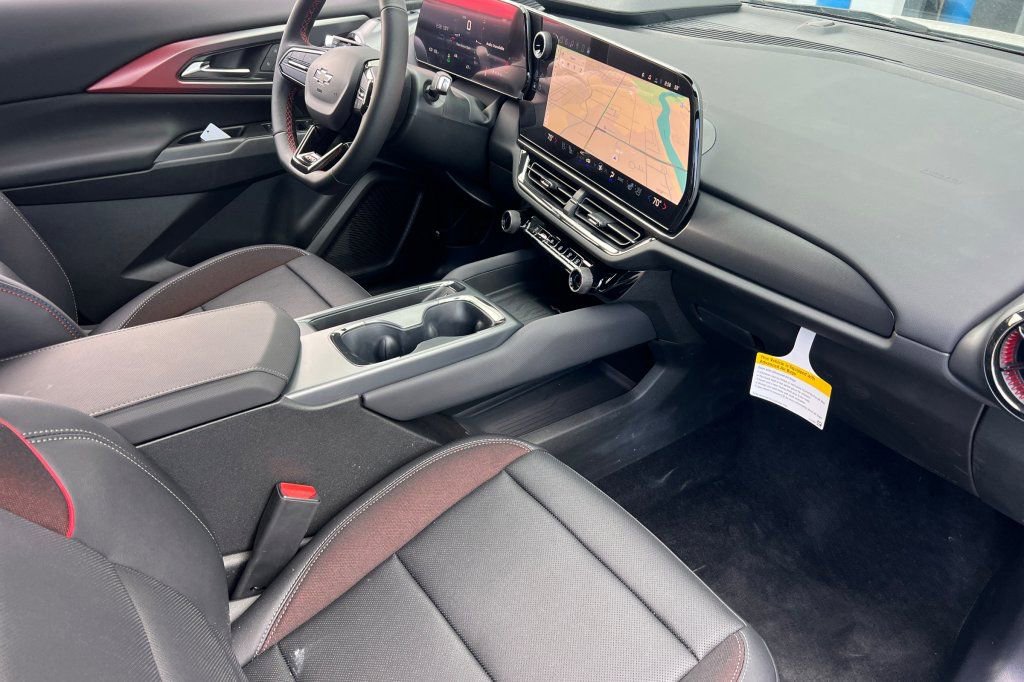 2025 Chevrolet Equinox EV RS - Photo 13