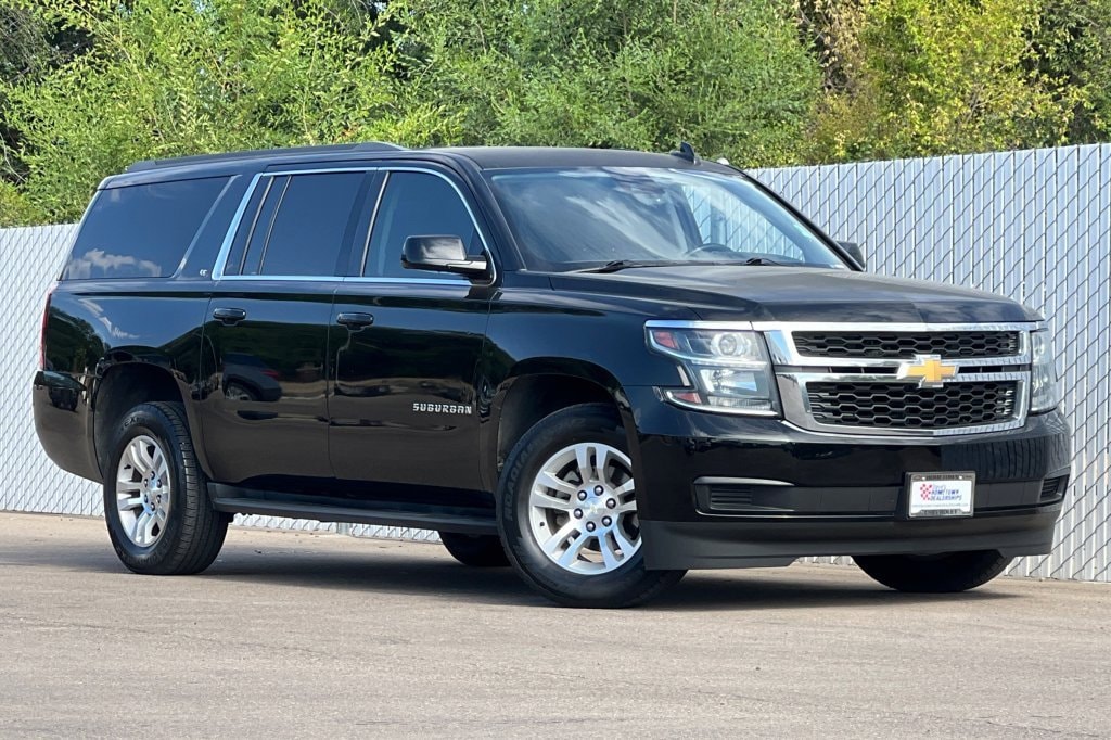 Used 2018 Chevrolet Suburban LT with VIN 1GNSCHKCXJR109236 for sale in Fruitland, ID