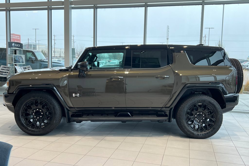 2025 Gmc Hummer EV photo 3