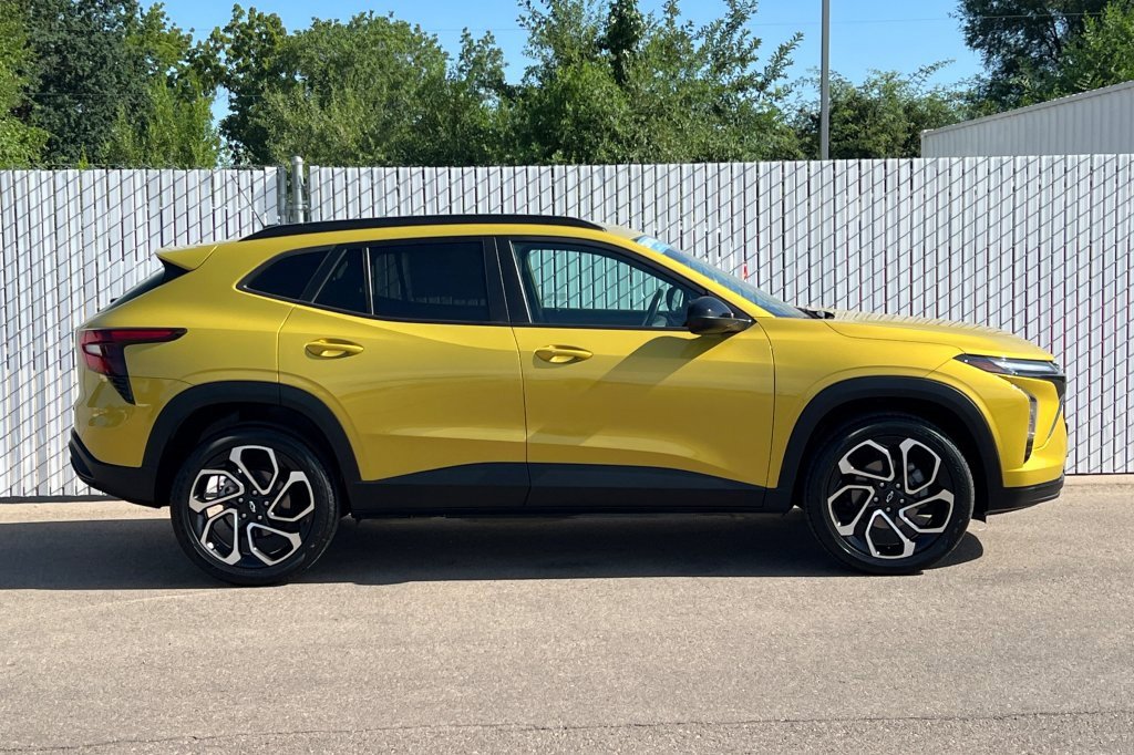 2024 Chevrolet Trax photo 3